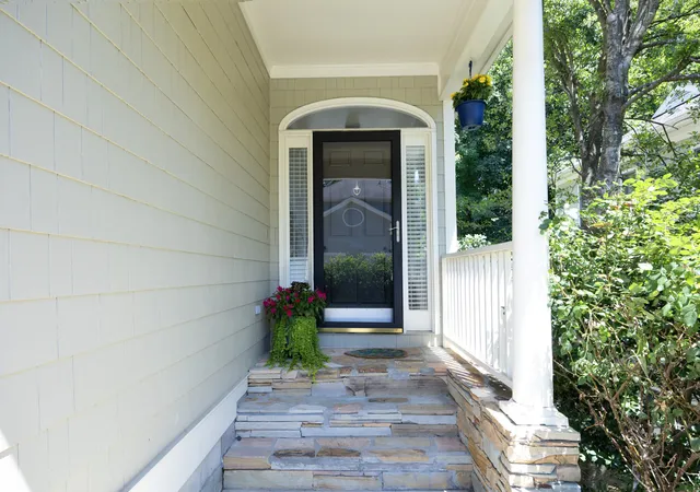 Photo 3 of Townhouse for sale at 208 W Columbia Pl, Chapel Hill, NC 27516 | MLS# 10185807 | Listing updated on 2026-09-13