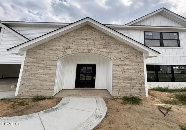 Photo 3 of Sale Pending at 1556 Eastbay Dr, Fayetteville, NC 28312 | MLS# 10186640 | Listing updated on 2026-09-03