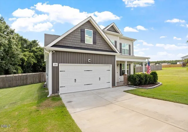 Photo 3 of Sale Pending at 282 E Goodwin Chase Ln, Wendell, NC 27591 | MLS# 10186406 | Listing updated on 2026-09-13