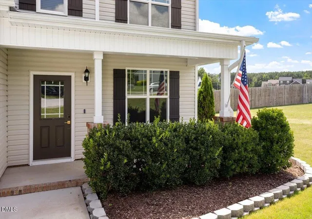 Photo 3 of Sale Pending at 282 E Goodwin Chase Ln, Wendell, NC 27591 | MLS# 10186406 | Listing updated on 2026-09-13