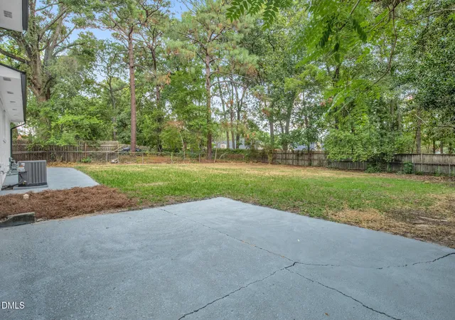 37th image of 1515 Grandview Dr, Fayetteville, NC 28314 | MLS# 10185890