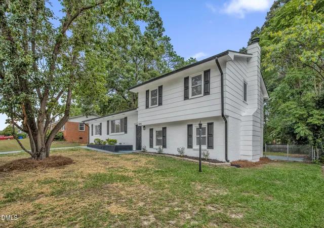 5th image of 1515 Grandview Dr, Fayetteville, NC 28314 | MLS# 10185890