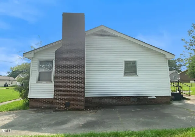 2nd image of 2201 Tunstall Pl Sw, Wilson, NC 27893 | MLS# 10185887