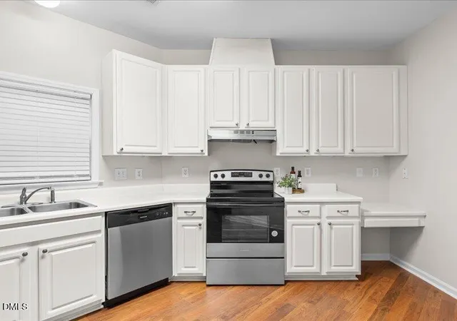 Listing Photo 4 - Condo for sale in building located at 514 Glenolden Ct, Cary, NC 27513
