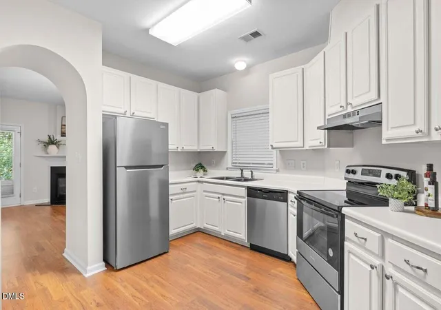 Listing Photo 5 - Condo for sale in building located at 514 Glenolden Ct, Cary, NC 27513