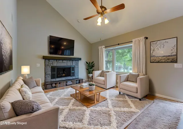 Photo 3 of Townhouse for sale at 2202 Huntington Rd #E5, Burlington, NC 27215 | MLS# 10186572 | Listing updated on 2026-08-31