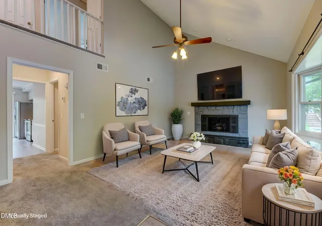 Photo 3 of Townhouse for sale at 2202 Huntington Rd #E5, Burlington, NC 27215 | MLS# 10186572 | Listing updated on 2026-08-31