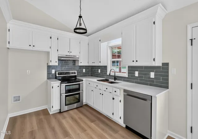 Photo 2 of Sale Pending at 318 Davis Farm Dr, Selma, NC 27576 | MLS# 10186696 | Listing updated on 2026-08-25
