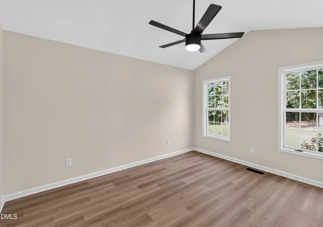 Photo 4 of Sale Pending at 318 Davis Farm Dr, Selma, NC 27576 | MLS# 10186696 | Listing updated on 2026-08-25