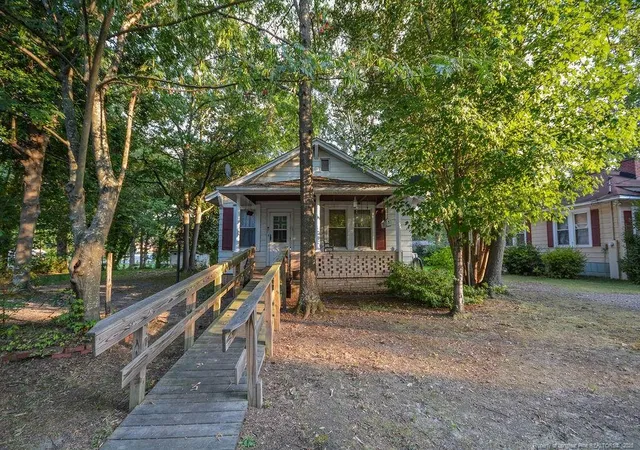 2nd image of 220 North Ave, Sanford, NC 27330 | MLS# 767609