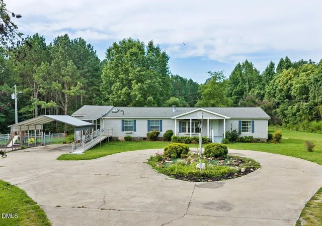 Photo 4 of Single family home for sale at 494 Rifle Range Rd, Warrenton, NC 27589 | MLS# 10186048 | Listing updated on 2026-09-04