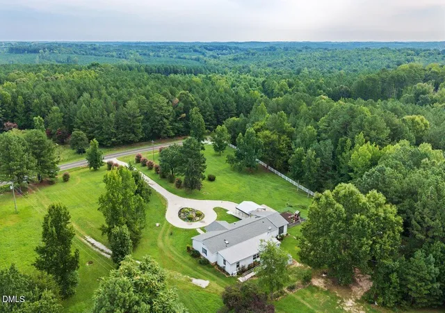 Photo 5 of Single family home for sale at 494 Rifle Range Rd, Warrenton, NC 27589 | MLS# 10186048 | Listing updated on 2026-09-04