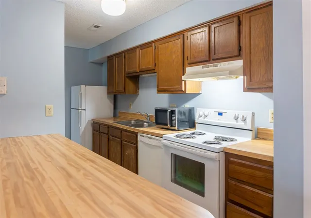 2nd image of 1300 Park Glen Dr #104, Raleigh, NC 27610 | MLS# 10185932