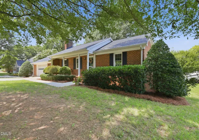 3rd image of 113 N Sixth St, Mebane, NC 27302 | MLS# 10186110