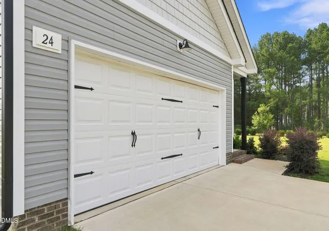 Photo 3 of Single family home for sale at 24 Olde Pl Dr, Zebulon, NC 27597 | MLS# 10185999 | Listing updated on 2026-09-03