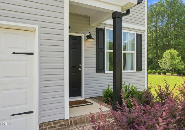 Photo 3 of Single family home for sale at 24 Olde Pl Dr, Zebulon, NC 27597 | MLS# 10185999 | Listing updated on 2026-09-03