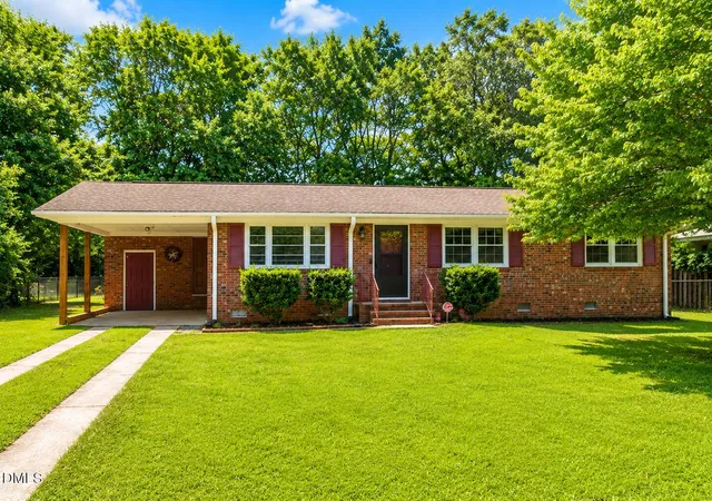 Photo 1 of Single family home for sale at 5233 Butternut Dr, Fayetteville, NC 28304 | MLS# 10186212 | Listing updated on 2026-08-26