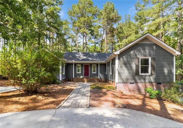 Photo 2 of Single family home for sale at 16401 Lakeshore Dr, Wagram, NC 28396 | MLS# 767580 | Listing updated on 2026-08-30