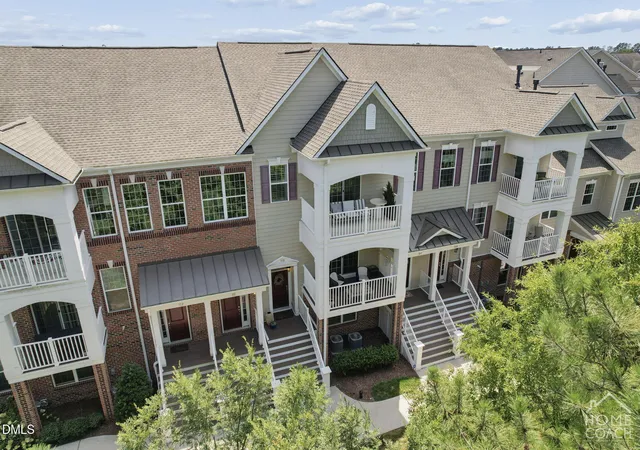 3rd image of 10330 Sablewood Dr, Raleigh, NC 27617