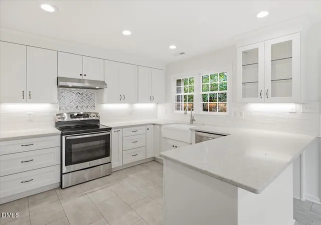 Photo 3 of Sale Pending at 1013 Laurens Way, Knightdale, NC 27545 | MLS# 10186252 | Listing updated on 2026-08-28