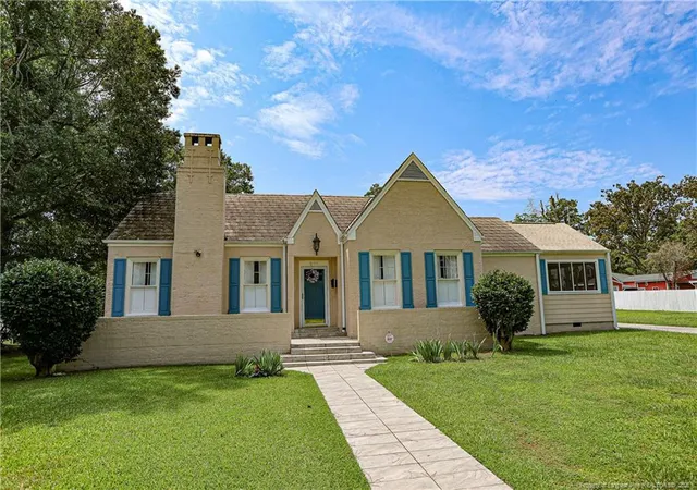 Photo 1 of Single family home for sale at 207 W 18th Street, Lumberton, NC 28358 | MLS# 767645 | Listing updated on 2026-08-13