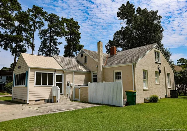 Photo 3 of Single family home for sale at 207 W 18th Street, Lumberton, NC 28358 | MLS# 767645 | Listing updated on 2026-08-13