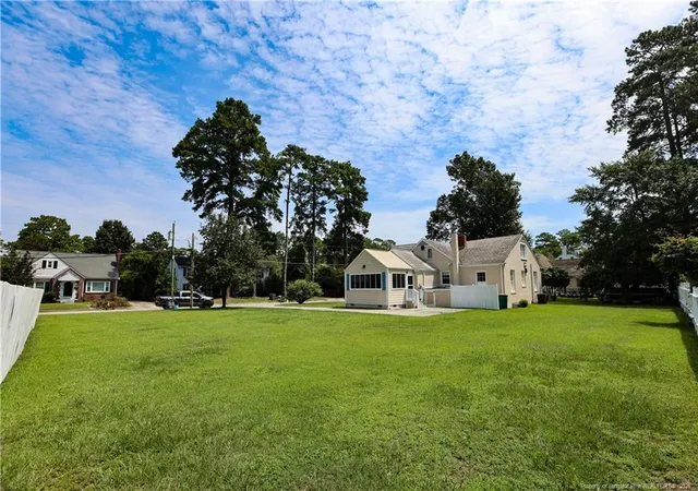 Photo 4 of Single family home for sale at 207 W 18th Street, Lumberton, NC 28358 | MLS# 767645 | Listing updated on 2026-08-13