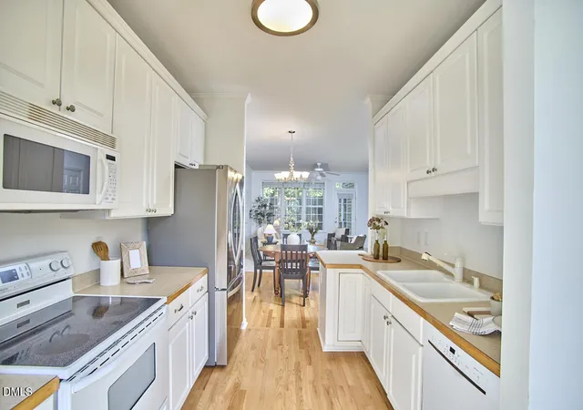 3rd image of 58 Scottish Ln, Durham, NC 27707 | MLS# 10186346