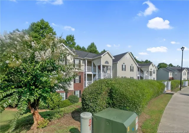 2nd image of 352 Bubble Creek Ct, Fayetteville, NC 28311