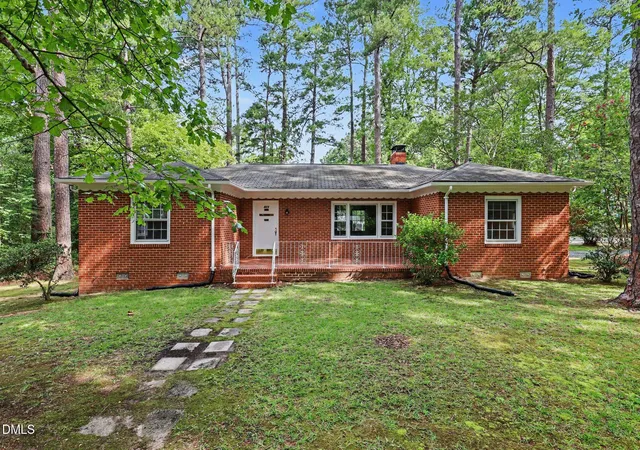 1st image of 423 Whitehead Cir, Chapel Hill, NC 27514 | MLS# 10186297