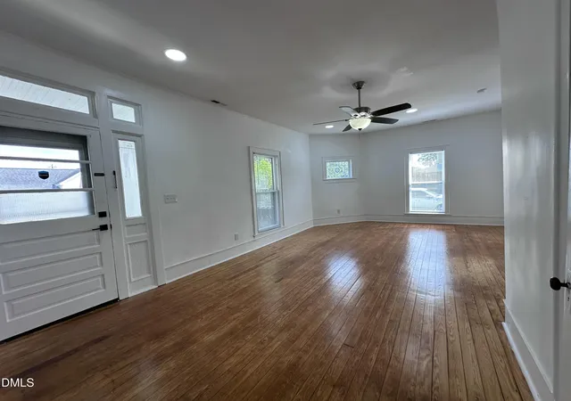Photo 4 of Single family home for sale at 201 N Massey St, Selma, NC 27576 | MLS# 10186045 | Listing updated on 2026-08-13
