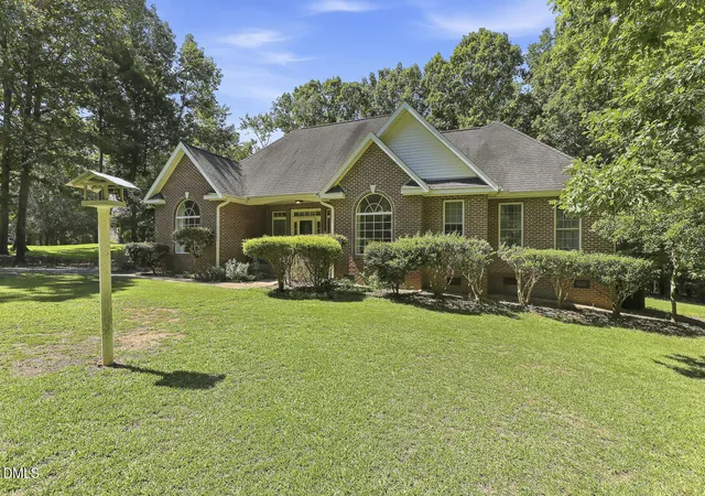 3rd image of 348 Doe Run Dr, Sanford, NC 27330 | MLS# 10186141