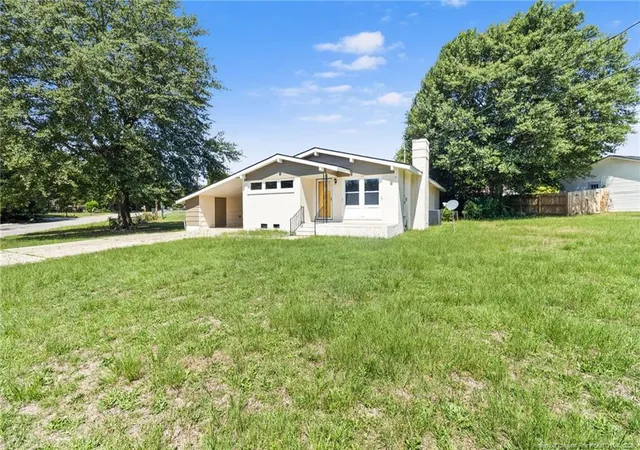 Photo 2 of Single family home for sale at 434 Lynhurst Dr, Fayetteville, NC 28314 | MLS# 766737 | Listing updated on 2026-08-16