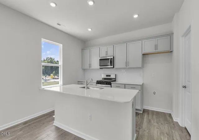 Photo 4 of Single family home for sale at 142 Lone Star Dr, Lillington, NC 27546 | MLS# 10186043 | Listing updated on 2026-09-11