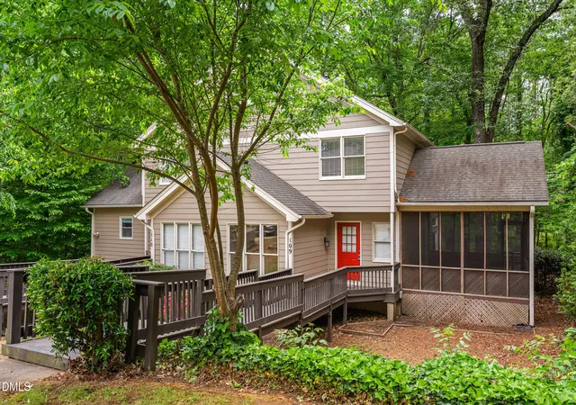 2nd image of 109 Mallard Ct, Chapel Hill, NC 27517 | MLS# 10186044