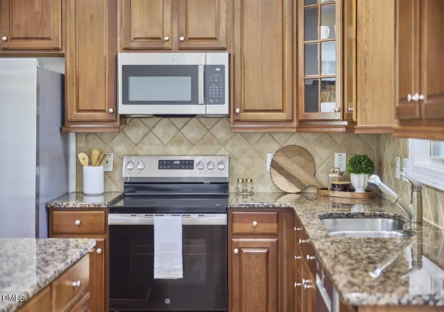 Photo 3 of Townhouse for sale at 482 Panorama Park Pl, Cary, NC 27519 | MLS# 10186091 | Listing updated on 2026-09-08