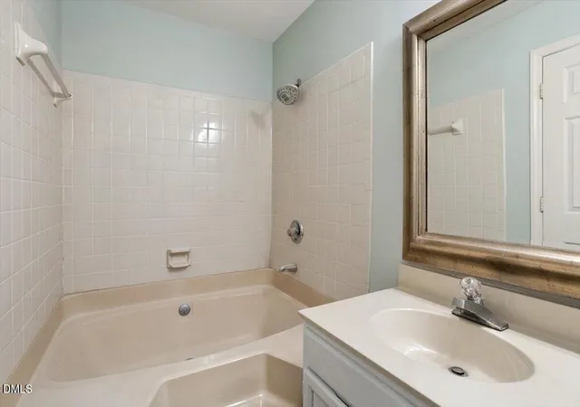 24th image of 924 New Kent Pl, Cary, NC 27511 | MLS# 10186085