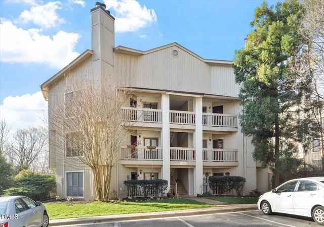 2nd image of 924 New Kent Pl, Cary, NC 27511 | MLS# 10186085