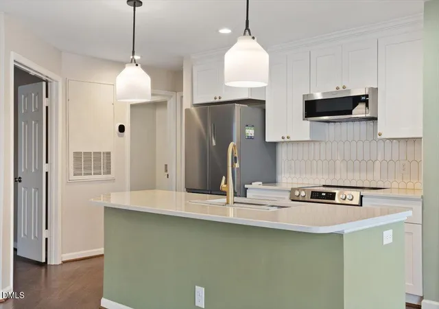 Photo 3 of Condo for sale at 924 New Kent Pl, Cary, NC 27511 | MLS# 10186085 | Listing updated on 2026-08-14