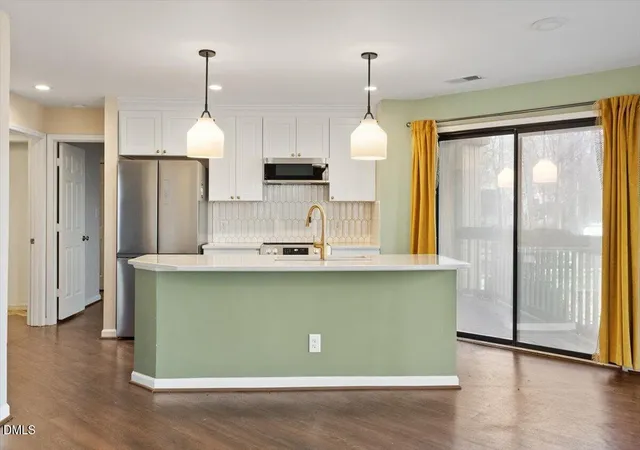 Photo 4 of Condo for sale at 924 New Kent Pl, Cary, NC 27511 | MLS# 10186085 | Listing updated on 2026-08-14