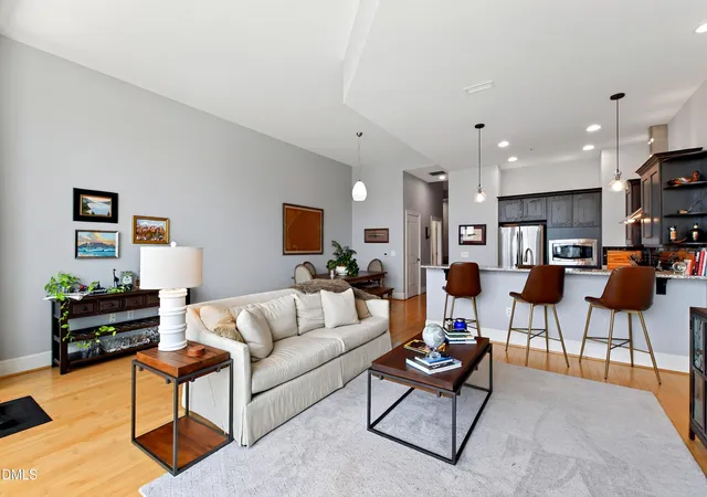 3rd image of 400 W N St, Raleigh, NC 27603