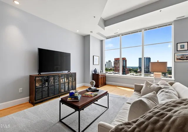 4th image of 400 W N St, Raleigh, NC 27603