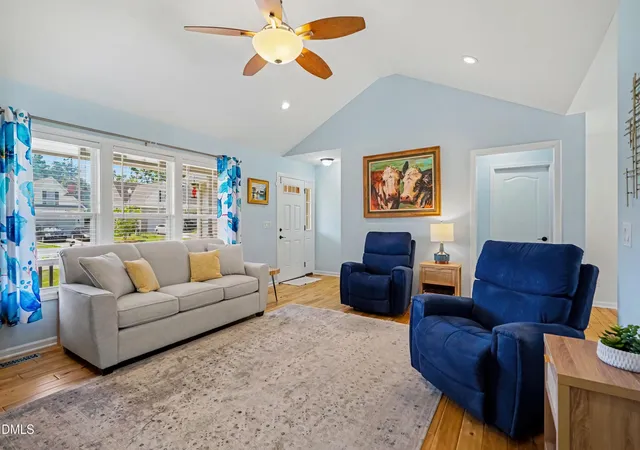 3rd image of 256 Cokesbury Park Ln, Fuquay Varina, NC 27526 | MLS# 10187444
