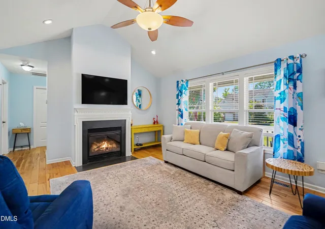 4th image of 256 Cokesbury Park Ln, Fuquay Varina, NC 27526 | MLS# 10187444