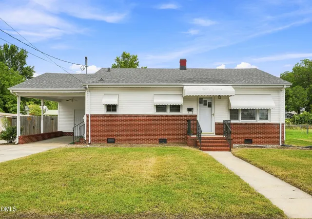 Photo 1 of Sale Pending at 206 W Woodall St, Benson, NC 27504 | MLS# 10186158 | Listing updated on 2026-08-27