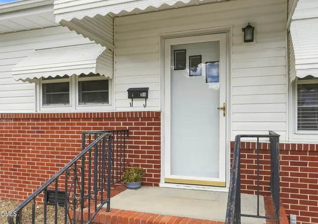 Photo 3 of Sale Pending at 206 W Woodall St, Benson, NC 27504 | MLS# 10186158 | Listing updated on 2026-08-27