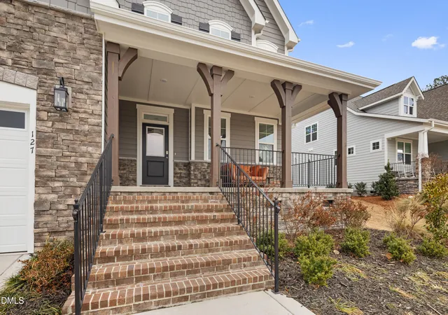 Photo 3 of Single family home for sale at 127 Plantation Dr, Southern Pines, NC 28387 | MLS# 10186125 | Listing updated on 2026-08-13