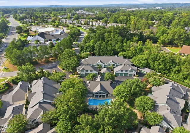 2nd image of 101 Presque Isle Ln, Chapel Hill, NC 27514