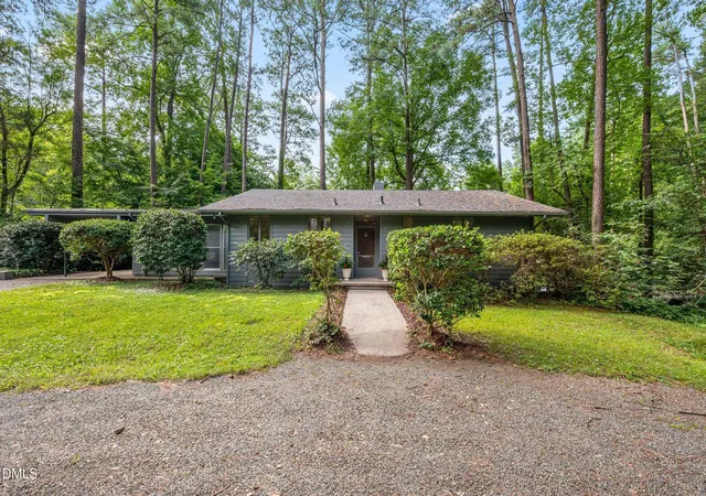 2nd image of 425 Brookside Dr, Chapel Hill, NC 27516 | MLS# 10186359