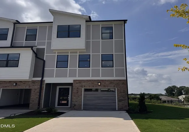 Photo 2 of Townhouse for sale at 800 Portia Way, Morrisville, NC 27560 | MLS# 10187687 | Listing updated on 2026-09-19